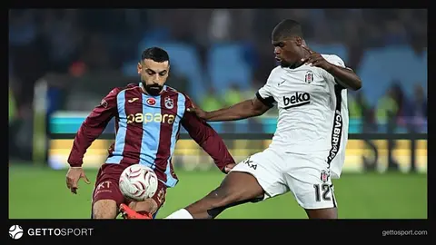 Emmanuel Agbadou siyah-beyaz formayla mücadele ederken