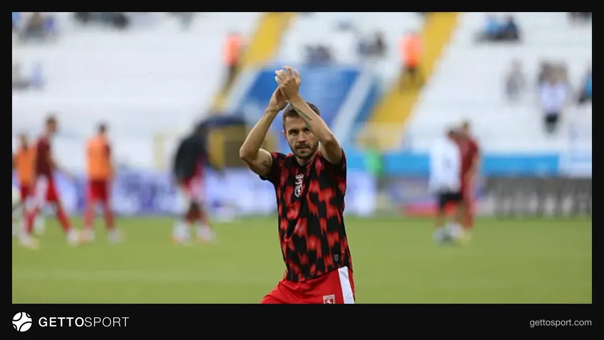 Samsunspor kaptanı Emre Kılınç basın konuşmasında taraftara sesleniyor