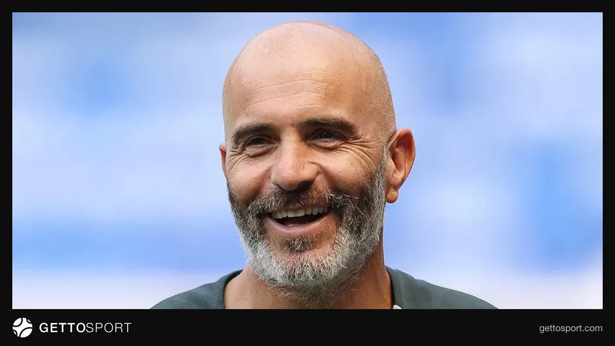 Enzo Mareska mətbuat konfransında danışarkən
