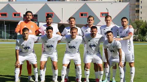 Erciyes 38 futbol takımının logosu veya resmi stadyum önünde fotoğrafı