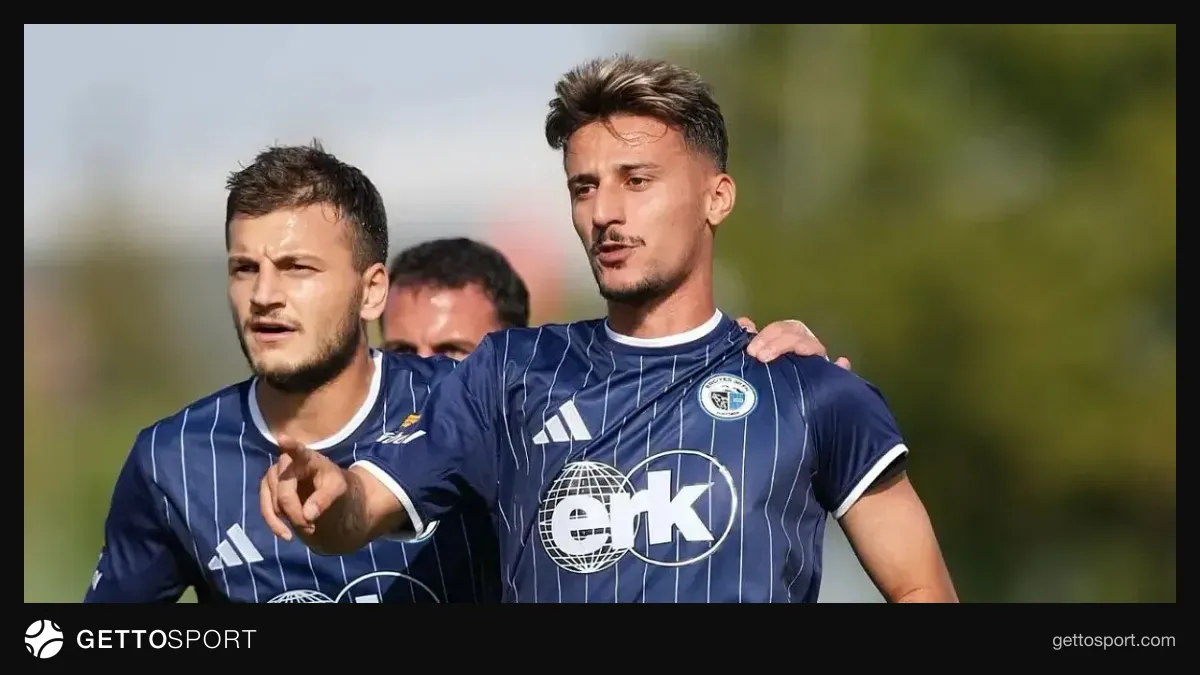 Latif Ersoy ve Mustafa Palancıoğlu tribünde maç izlerken