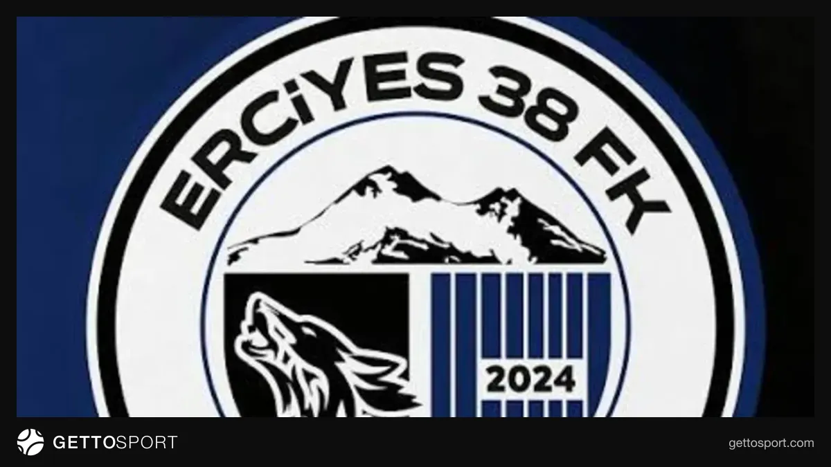 Erciyes 38 FK forması üzerinde İstikbal logosu yer alıyor