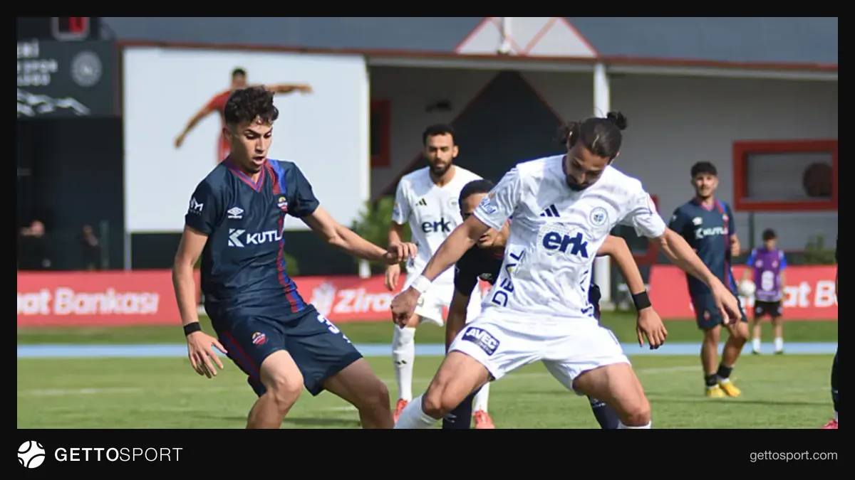 Erciyes 38 FK futbolcuları gol sevinci ve maç anı