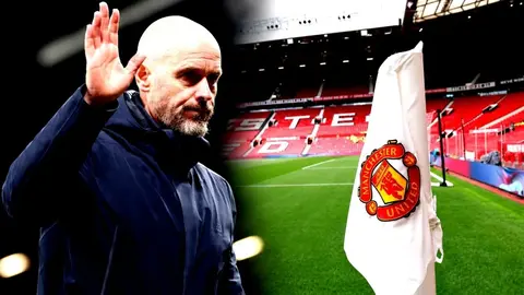 Erik ten Hag röportaj verirken veya konuşma yaparken çekilmiş portre fotoğrafı