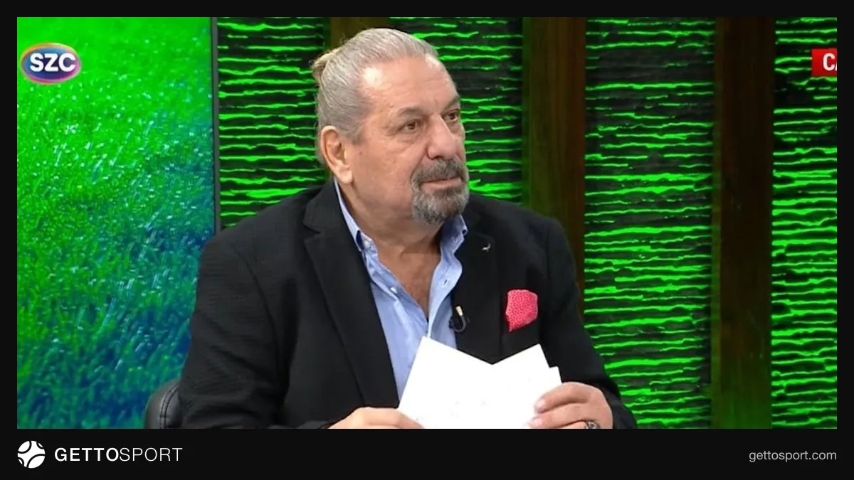 Erman Toroğlu stüdyoda maç yorumu yaparken