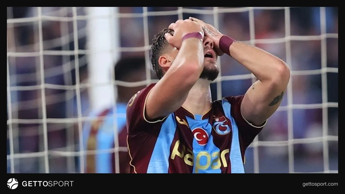 Ernest Muçi maç sonrası basın açıklaması yaparken