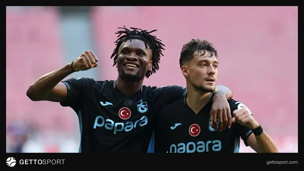 Ernest Muçi gol sevinciyle saha içinde