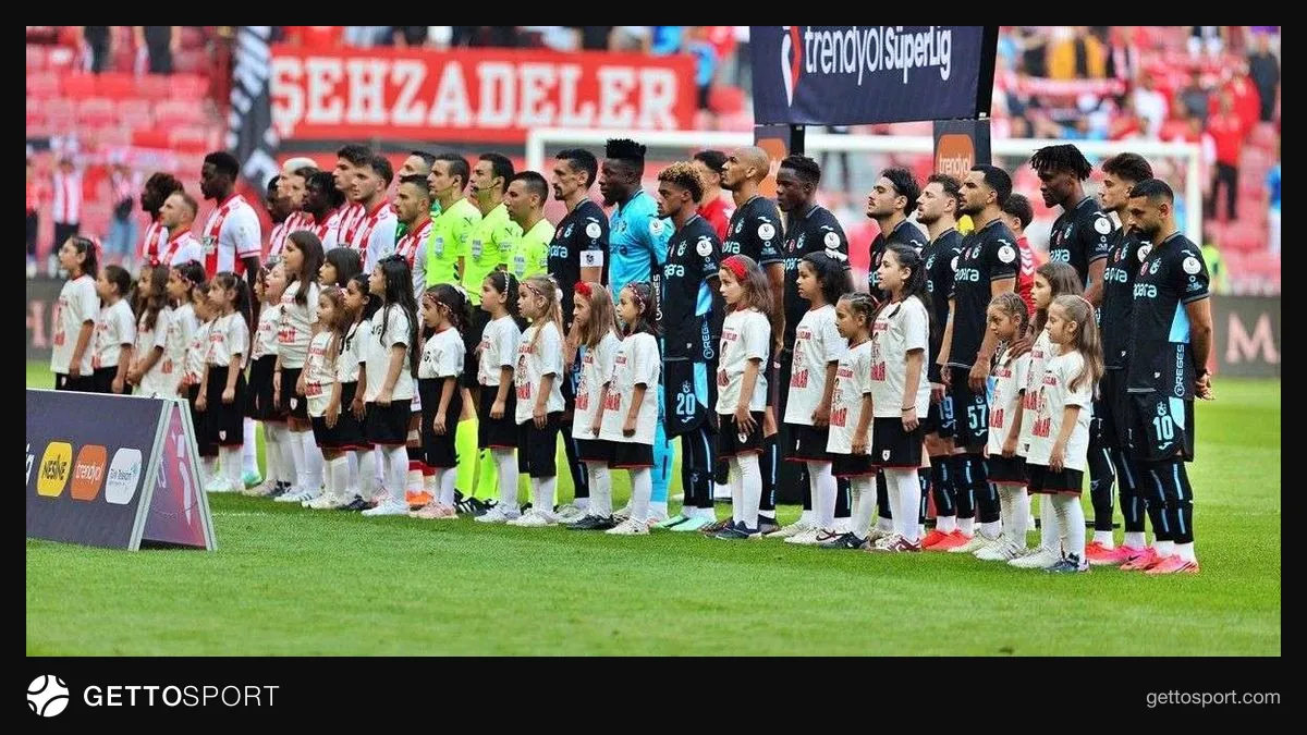 Ernest Muci gol sevinci Yeni 19 Mayıs Stadı'nda