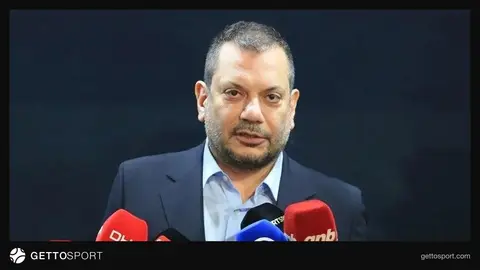 Ertuğrul Doğan basın açıklaması yaparken
