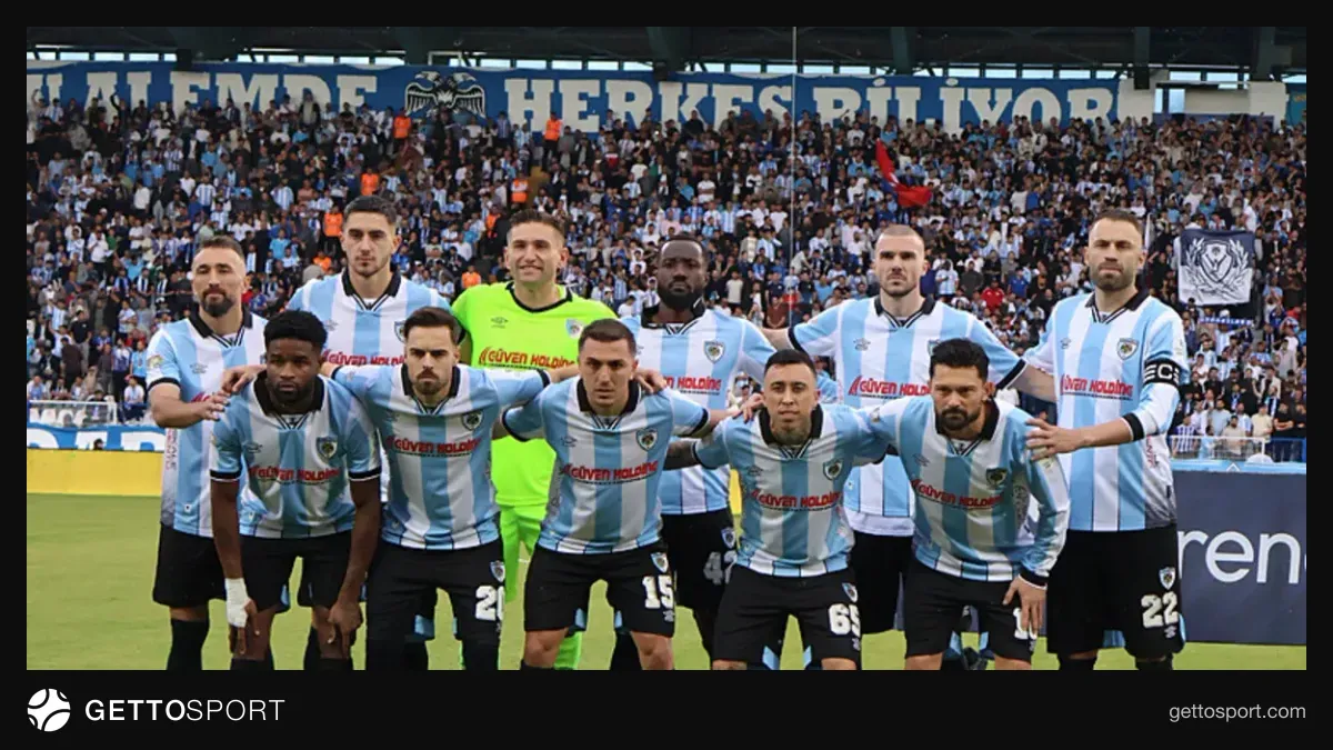 Erzurumspor ve Eyüpspor kadroları Kazım Karabekir Stadyumu'nda maç öncesi