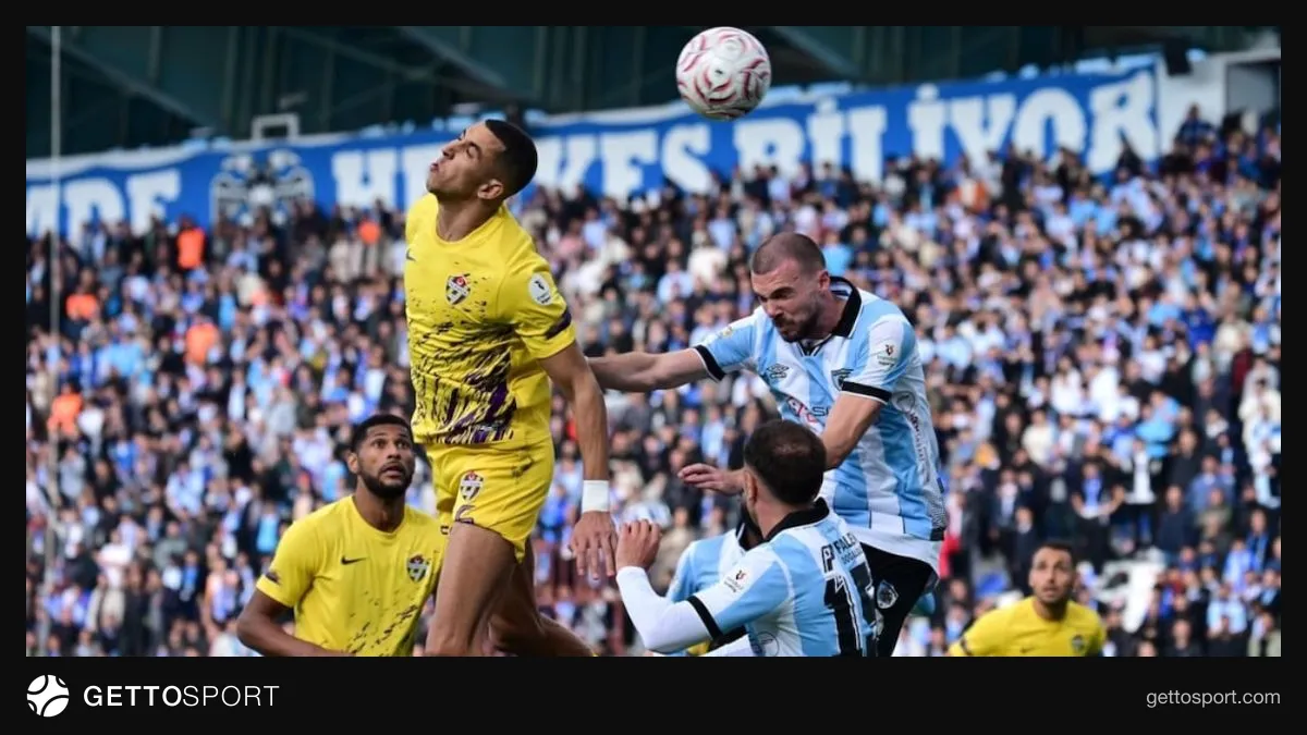 Erzurumspor formasıyla gol sevinci yaşayan oyuncular, Kazım Karabekir Stadyumu