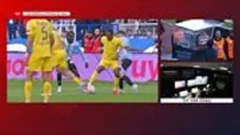 Erzurumspor formasıyla oyuncular VAR incelemesi sonrası endişeli