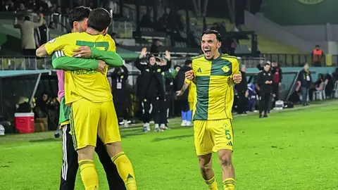 Esenler Erokspor oyuncuları gol sevinci ve maç anı