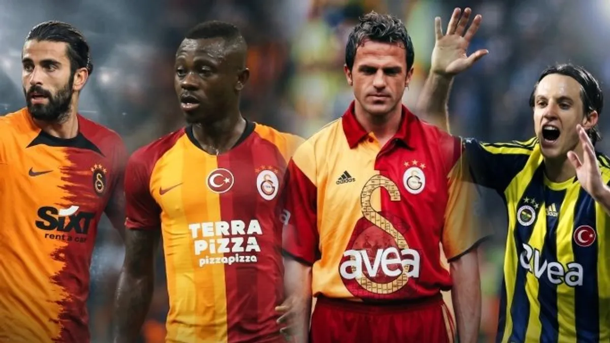 Eski futbolcular derbi öncesi açıklama yaparken stüdyo görüntüsü