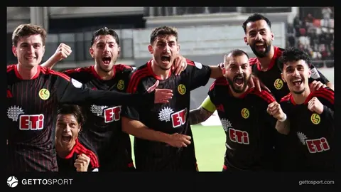 Eskişehirspor oyuncuları Altay maçında sevinç yaşarken
