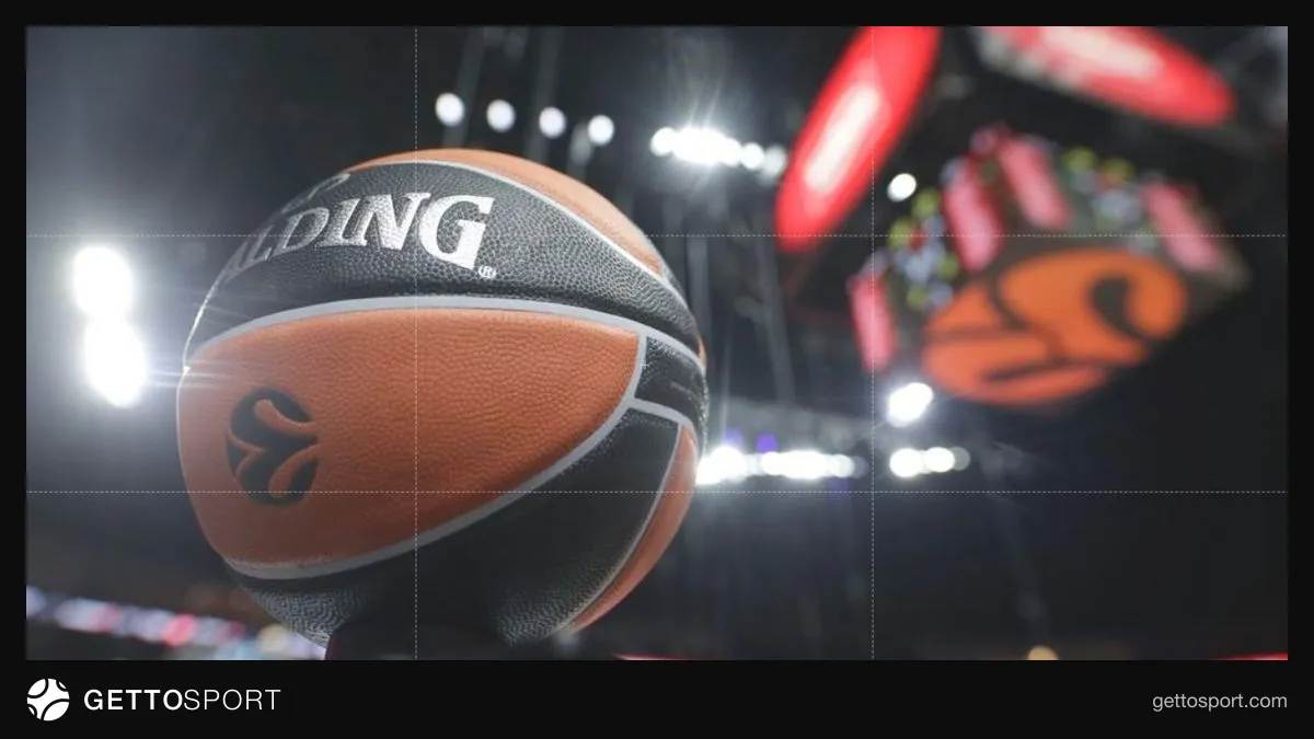 EuroLeague maç öncesi saha ve takım oyuncuları