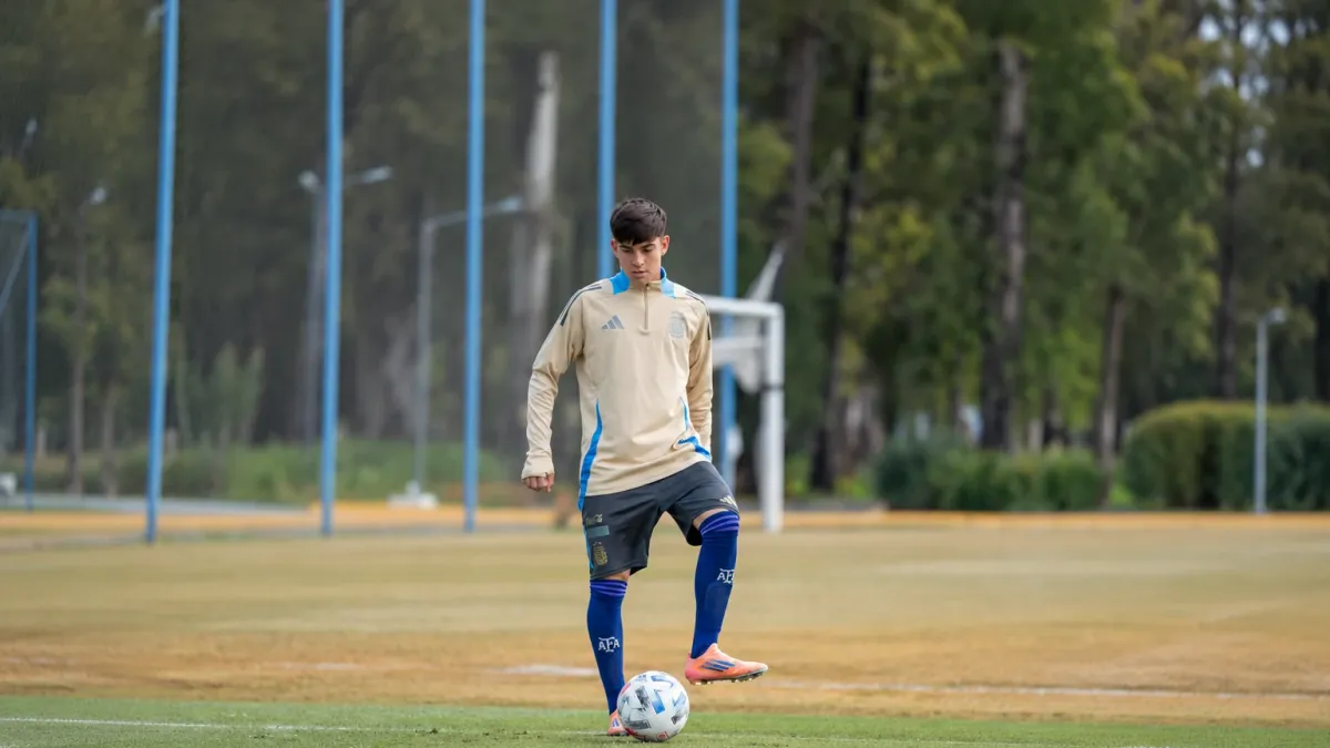 Ezekiel Qarfanyoli Argentina U15 formasıyla meydanda