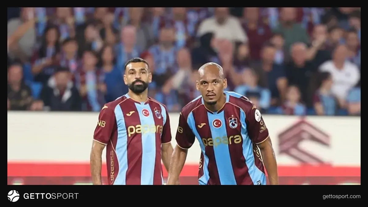 Fabinho ve Muhammed Salah maç sonrası konuşurken