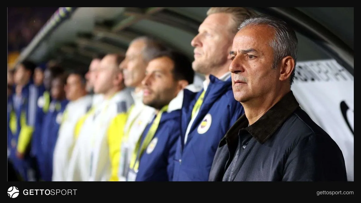 Fenerbahçe oyuncuları Chobani Stadyumu'nda sevinç yaşarken