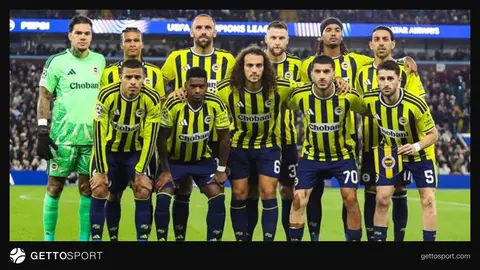Fenerbahçe oyuncuları antrenmanda Asensio ve Kanté'yle