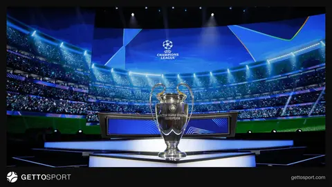 Fenerbahçe oyuncuları maç öncesi soyunma odasında, TRT logosu