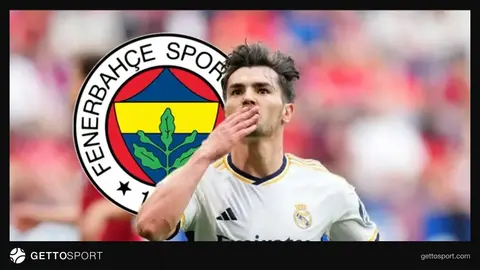 Fenerbahçe yetkilisi basın açıklaması yaparken, Brahim Díaz Real Madrid formasıyla poz veriyor