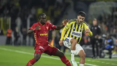 Fenerbahçe formasıyla oyuncular ve sevinç yaşamayan taraftarlar, Chobani Stadyumu