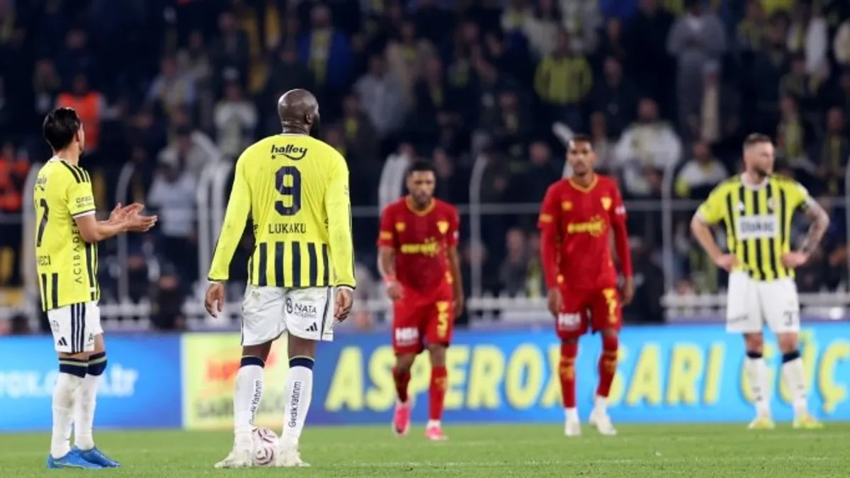 Fenerbahçe maçında üzüntülü oyuncular ve taraftarlar