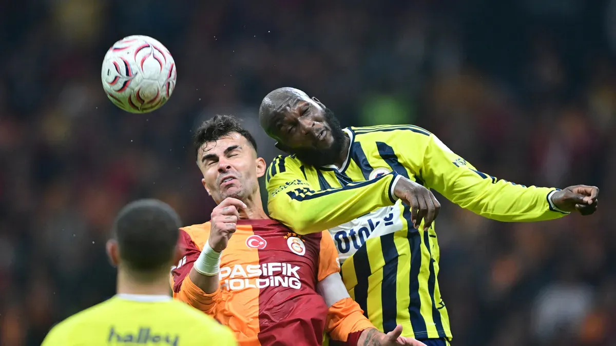 Maç sırasında Galatasaray ve Fenerbahçe oyuncuları ilk yarı görüntüsü