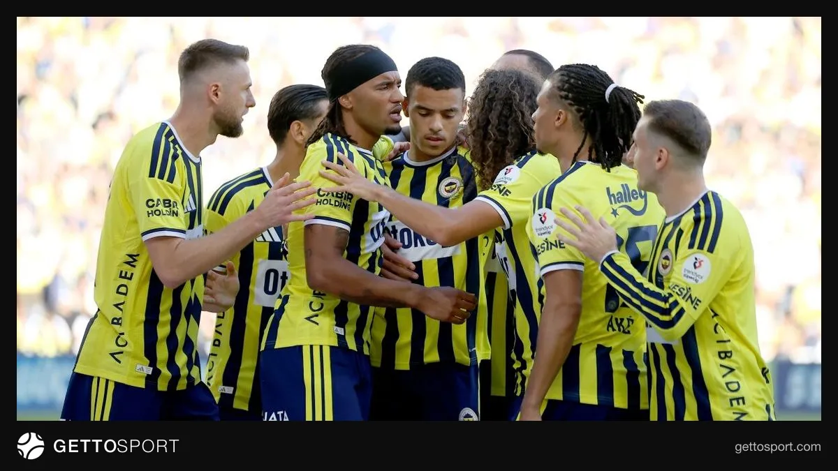 Fenerbahçe oyuncuları antrenmanda; Marco Asensio ve Mert Hakan