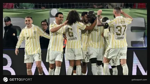 Fenerbahçe futbolcuları sevinç ve antrenman görüntüsü