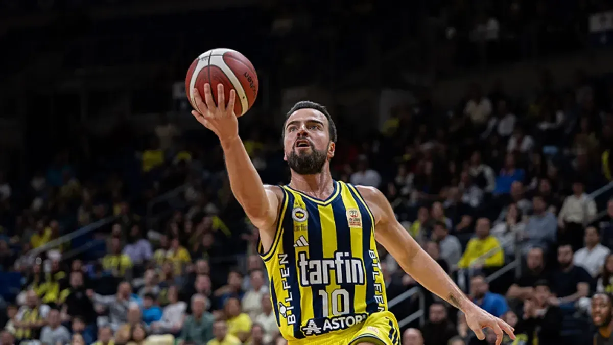 Fenerbahçe Tarfin ve Olympiakos basketbol takımları maç öncesi