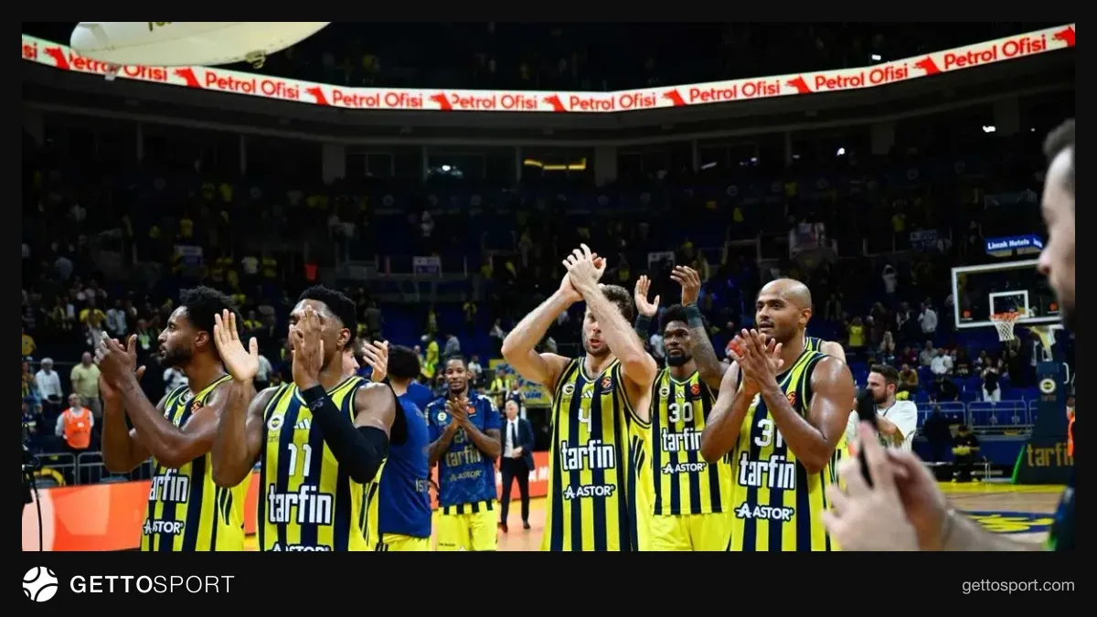Fenerbahçe Tarfin takımının Telekom Center'da maç öncesi görüntüsü