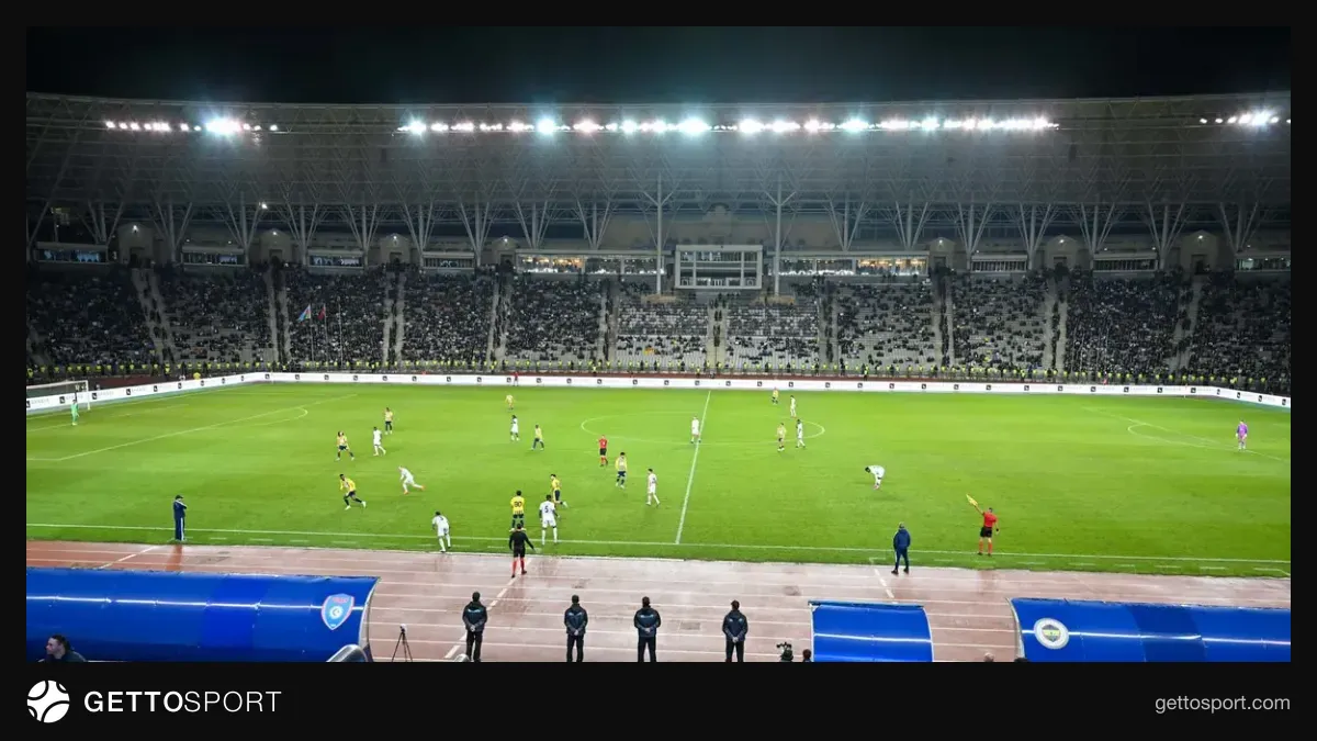 Fənərbaxça futbolçuları və Turan Tovuz oyunçuları Bakı stadionunda