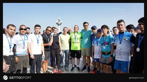 Bakıda keçirilən kütləvi idman yürüşünün iştirakçıları