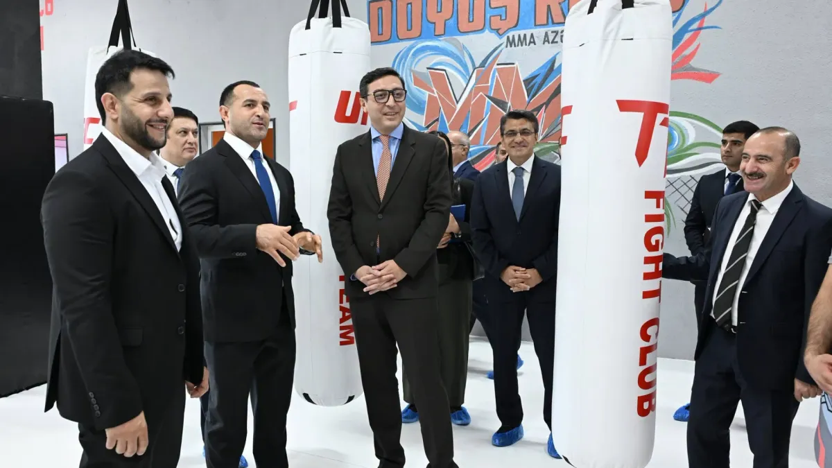 Lökbatanda TT FIGHT idman zalının açılışında iştirak edən Fərid Qayıbov və gənc idmançılar