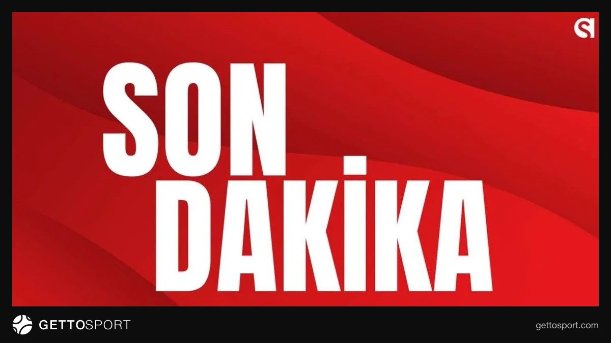 FIFA yazılı pankart önünde futbol kulübü logoları