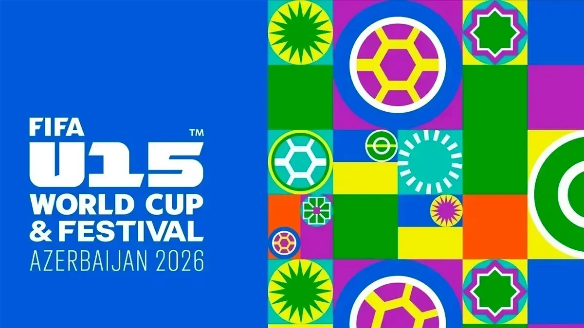 Bakı Kristal Zalında uşaq futbol matçı üçün hazır meydança və tribunalar