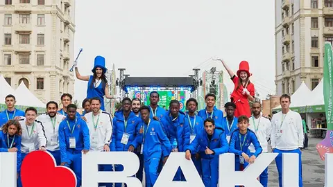 Atletlər Kəndində FIFA U-15 festivalında musiqi və oyun zonaları göstərilir