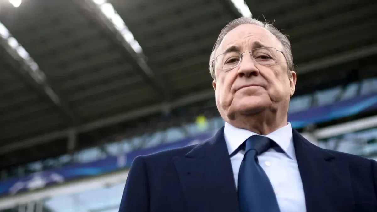 Florentino Peres tribunada oturub düşünür