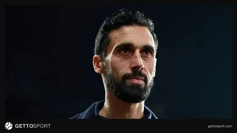 Fulham baş məşqçisi Alvaro Arbeloa və Tomas Frank