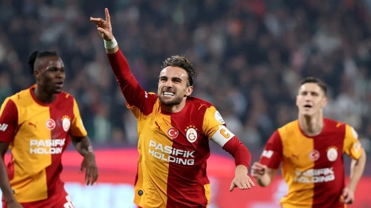 Galatasaray futbolcuları Konyaspor deplasmanında gol sevinci yaşarken