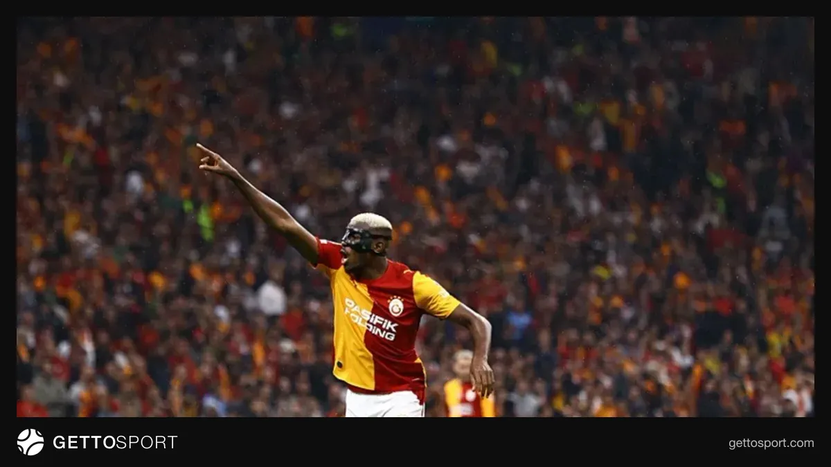 Rams Park önünde Galatasaray taraftarları veya stadyum görüntüsü