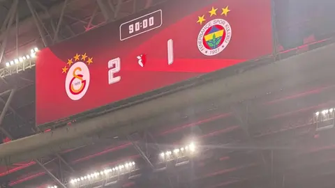 Skorbordda gösterilen Fenerbahçe logosu ve PFDK karar metni