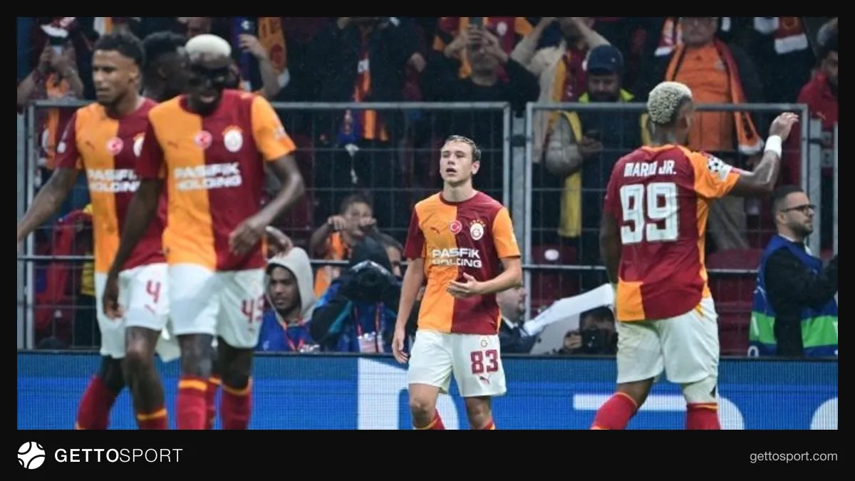Galatasaraylı oyuncuların RAMS Park'ta Barcelona'ya karşı maçtan bir anı