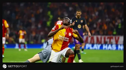 Rams Park'ta Galatasaray ile Barcelona oyuncuları maç sırasında