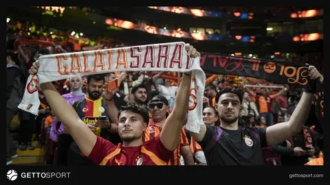 Rams Park dolu tribünler ve Galatasaray taraftarları