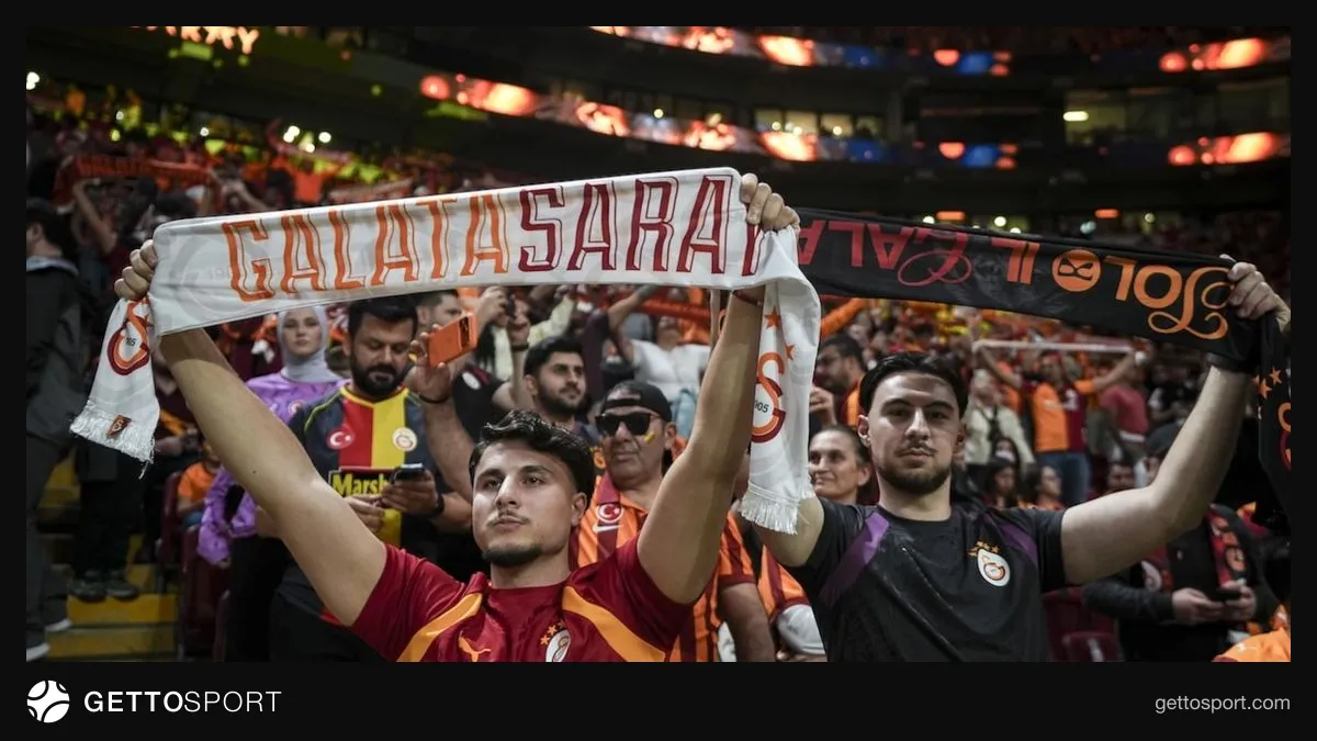 Rams Park dolu tribünler ve Galatasaray taraftarları