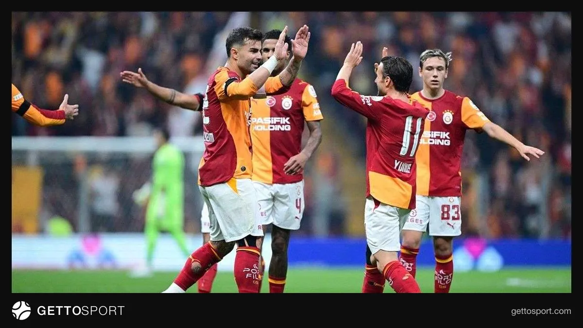 Rams Park dolu tribünler ve Galatasaray taraftarları