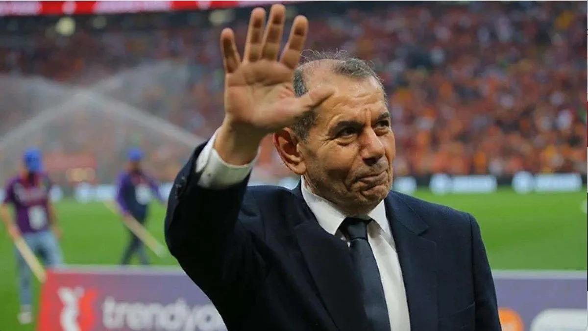 Galatasaray futbolcuları Kemerburgaz tesislerinde antrenman yaparken